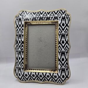 SICURA Picture Frame 4 X 6 Photo BLACK WHITE W/GOLD TRIM Shabby Chic Black Cream